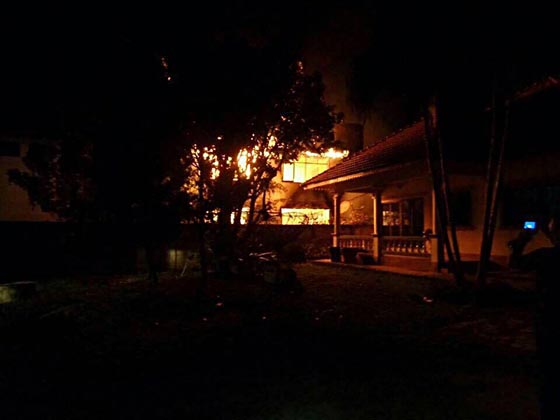 مصرع 17 تلميذة في حريق شب في مبيت للطالبات بتايلاند صورة رقم 5