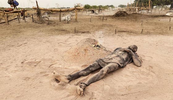 من عجائب السودان.. رجال يفضلون الموت لتعيش ابقارهم!! صورة رقم 8