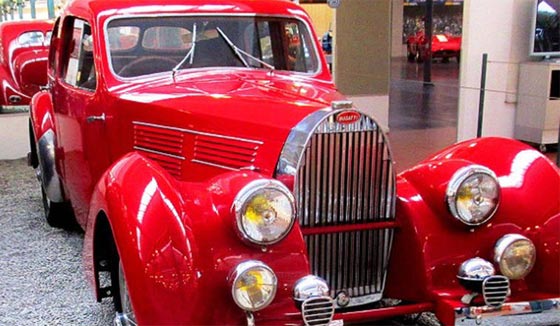 صور متحف اجمل السيارات في العالم.. من بوجاتي الى مرسيدس  صورة رقم 1