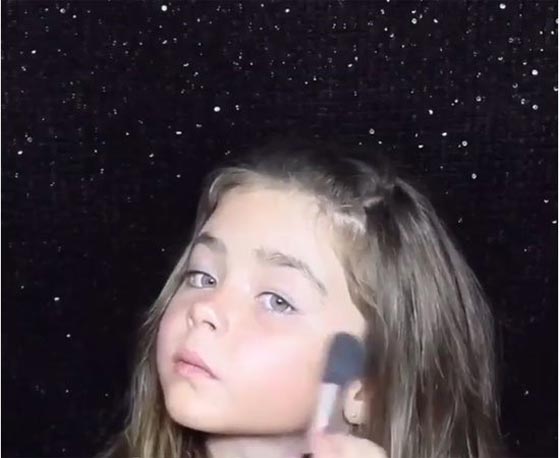 فيديو طريف: طفلة مذهلة تضع مكياج احترافي بشكل متقن صورة رقم 1