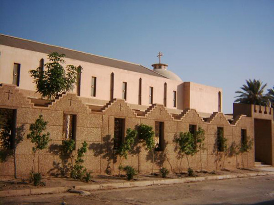 رعايا كنيسة عراقية يصومون تضامنا مع المسلمين في مواجهة داعش!! صورة رقم 2