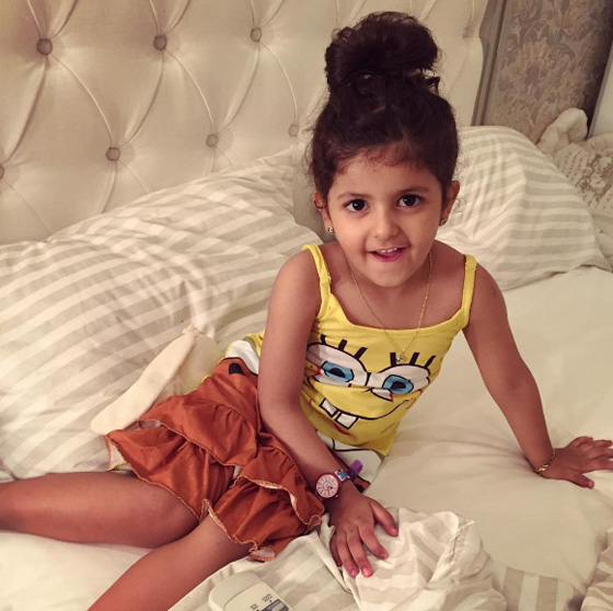 الطفلة الخليجية رغد دايز يتابعها الملايين ويتزاحم الناس لرؤيتها صورة رقم 4