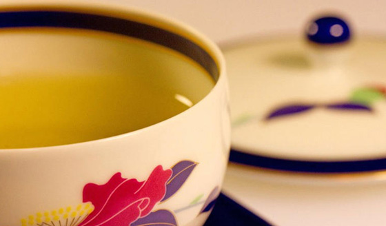 مادة في الشاي الاخضر تحسن اداء الدماغ واخرى تمنع السرطان والخرف صورة رقم 1