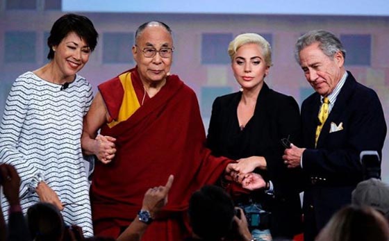 لقاء ليدي غاغا بالدالاي لاما يفجر موجة من الغضب في الصين صورة رقم 4