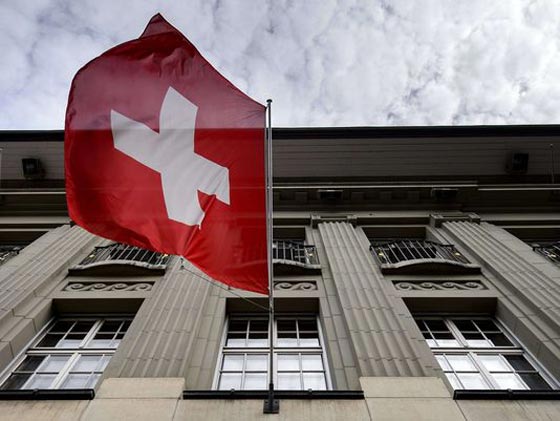  سويسرا تحرم فتاتين مسلمتين من الجنسية والسبب رفضهن السباحة صورة رقم 4