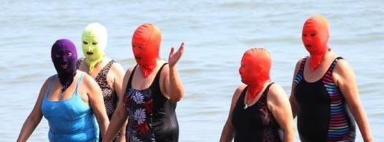 بعيدا عن الكريم.. نساء الصين يقاومن اشعة البحر باقنعة غير عادية صورة رقم 10
