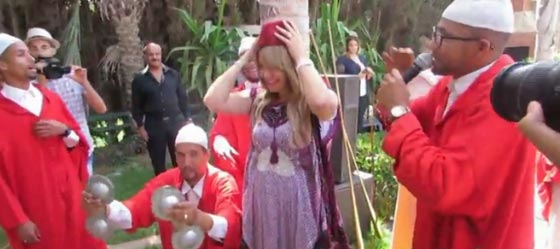 فيديو لقاء سويدان ترقص بالمغربي وترتدي الطربوش في مهرجان كازا آرت    صورة رقم 4