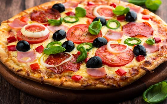 لماذا تُسبب البيتزا العطش؟ وما سر التحذير من شرب العصير معها؟ صورة رقم 4
