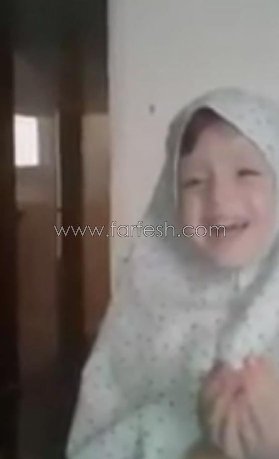 فيديو مؤثر.. طفلة سورية تردد الدعاء بالفرج وطائرة تقصف بيتها! صورة رقم 1