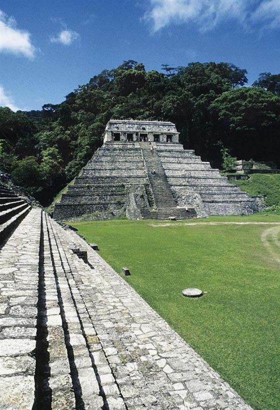  علماء اثار يكتشفون بوابة العالم الآخر تحت قبر المايا صورة رقم 1