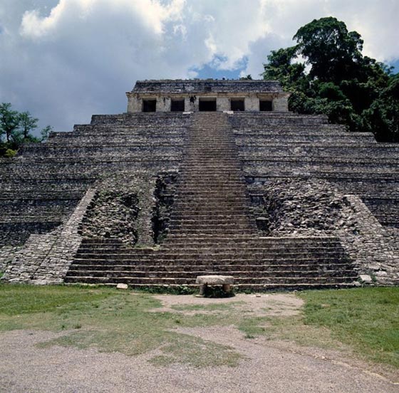  علماء اثار يكتشفون بوابة العالم الآخر تحت قبر المايا صورة رقم 2