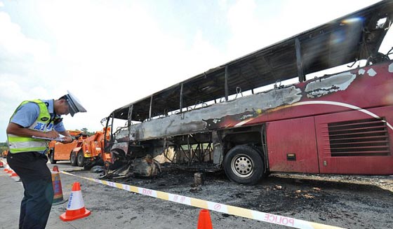 سائق حافلة مخمور يتسبب بمقتل 26 راكبا صورة رقم 1