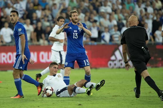 المنتخب الايطالي يهزم منتخب اسرائيل خارج ارضه وبـ10 لاعبين صورة رقم 5