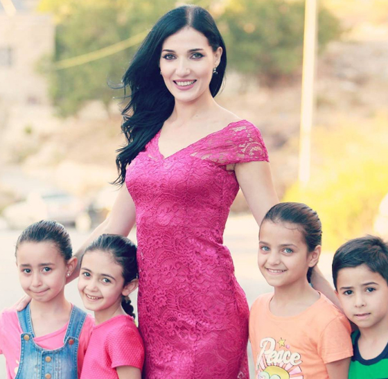 سالي فريتخ ملكة جمال فلسطينية: لن اكون بجرأة جيجي حديد صورة رقم 6