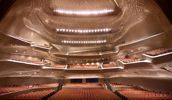 اجمل مباني الحفلات الموسيقية ودور الاوبرا  في العالم صورة رقم 1