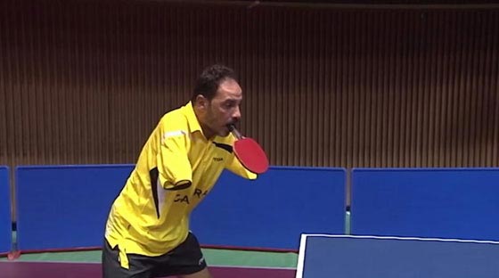 فيديو مذهل: مصري يلعب تنس الطاولة بدون ذراعين ويستخدم فمه! صورة رقم 7