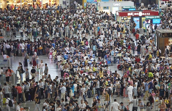 صور غريبة: لن تصدّق ما يسببه الازدحام الخانق في الصين! صورة رقم 4