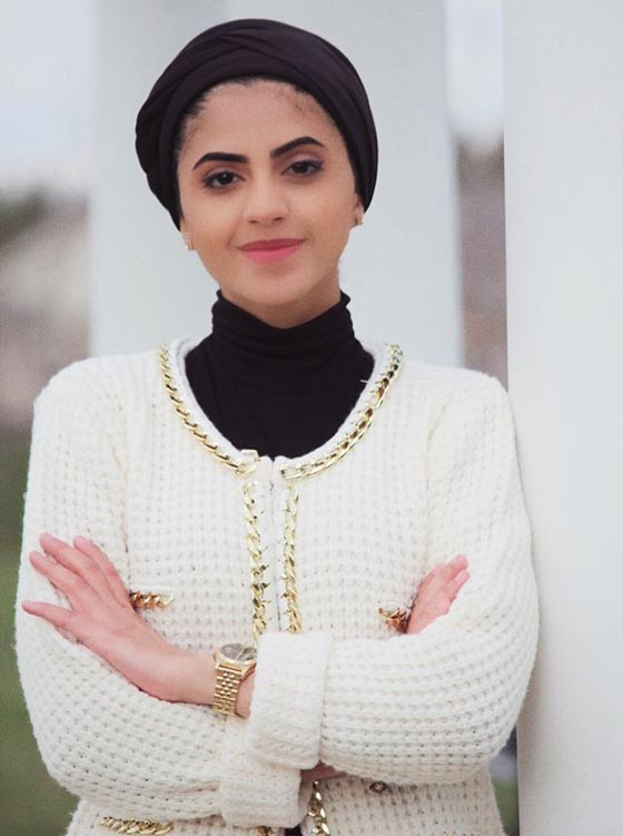  الطالبة ملاك آل داوود: أول مذيعة محجبة سعودية بقناة أمريكية صورة رقم 6