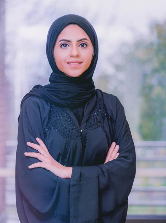  الطالبة ملاك آل داوود: أول مذيعة محجبة سعودية بقناة أمريكية صورة رقم 7