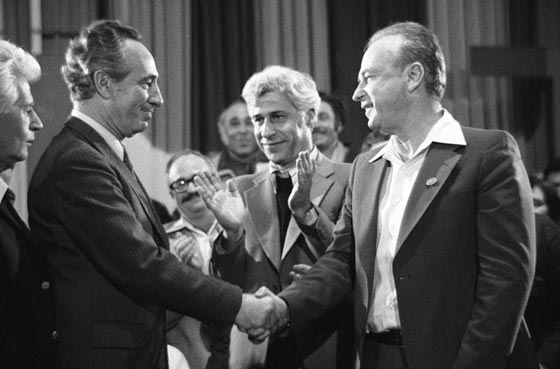 وفاة شمعون بيريس رئيس إسرائيل السابق عن عمر 93 عاما صورة رقم 10