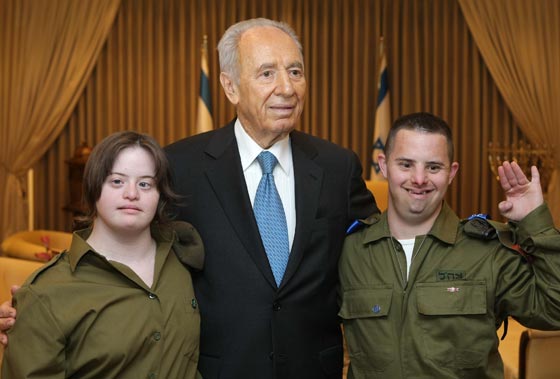 وفاة شمعون بيريس رئيس إسرائيل السابق عن عمر 93 عاما صورة رقم 27