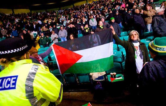 تغريم فريق سيلتيك على رفع الأعلام الفلسطينية خلال مباراة امام بئر السبع صورة رقم 2