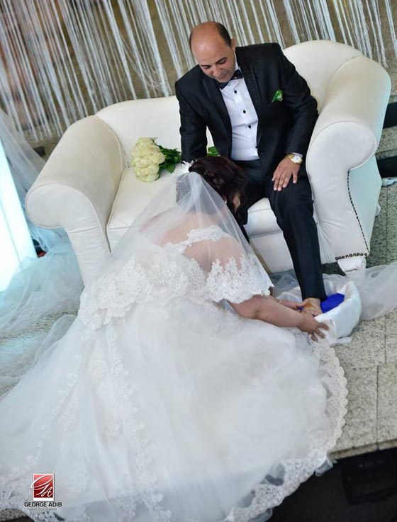 فيديو عروس مصرية تعترف: غسلت قدمي عريسي في الفرح لأؤكد حبي صورة رقم 1