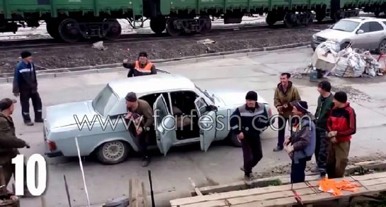 فيديو طريف: هل يمكنك ان تخمّن عدد العمال الروس في هذه السيارة؟ صورة رقم 4