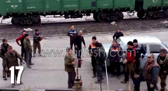 فيديو طريف: هل يمكنك ان تخمّن عدد العمال الروس في هذه السيارة؟ صورة رقم 8