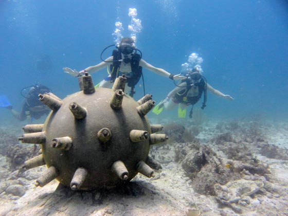 متحف غارق تحت الماء في كانكون يضم اكثر من 500 منحوتة!   صورة رقم 2