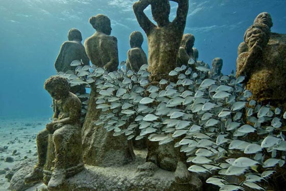 متحف غارق تحت الماء في كانكون يضم اكثر من 500 منحوتة!   صورة رقم 25