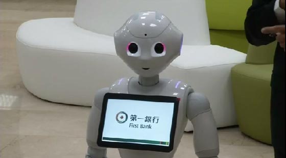تايوان تضم روبوتات صغيرة الى جانب القوى العاملة بالمؤسسات صورة رقم 5