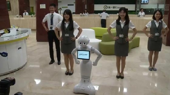 تايوان تضم روبوتات صغيرة الى جانب القوى العاملة بالمؤسسات صورة رقم 7