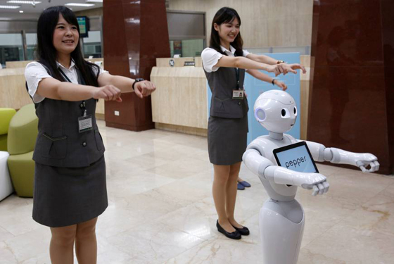 تايوان تضم روبوتات صغيرة الى جانب القوى العاملة بالمؤسسات صورة رقم 1