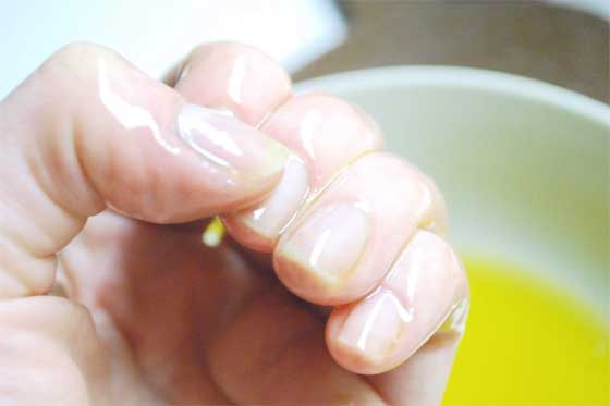 نصائح الجدّات للعناية ببشرة يديك: الليمون والبطاطا ومعجون الاسنان! صورة رقم 4