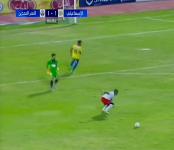 فيديو طريف.. اغرب خطأ تحكيمي في تاريخ كرة القدم المصرية صورة رقم 4