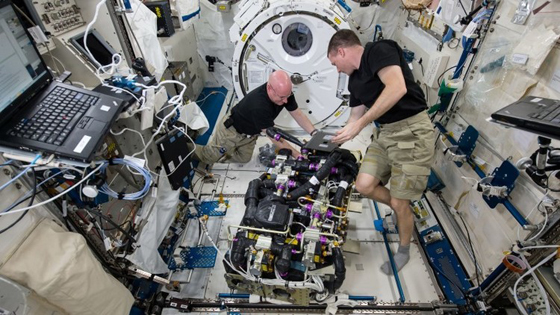  رائد فضاء بريطاني: الماء في المحطة الفضائية لذيذ ونستخرجه من البول! صورة رقم 2