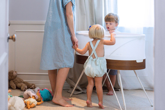  سرير جديد للرضع يقدم حلا للآباء والامهات المحرومين من النوم صورة رقم 9