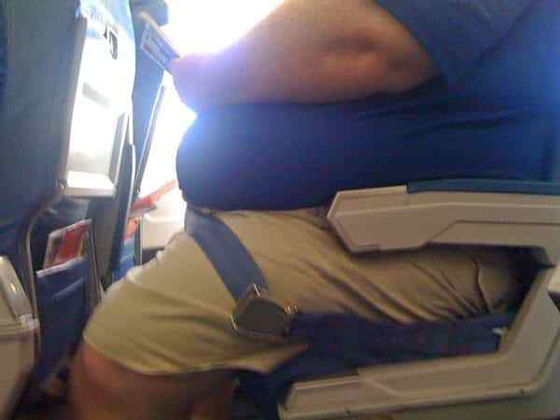  شركة طيران تربح دعوى لـ وزن المسافرين البدناء قبل صعودهم للطائرة! صورة رقم 4
