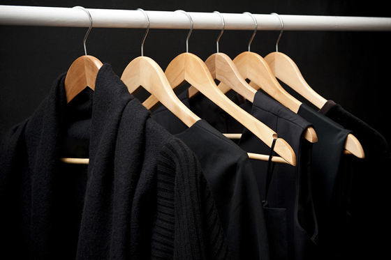 5 نصائح للحفاظ على الملابس السوداء وعدم بهتان لونها صورة رقم 1