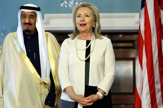 وثائق سرية.. كلينتون تعمدت تدمير ليبيا وهدية من قطر مليون دولار صورة رقم 10