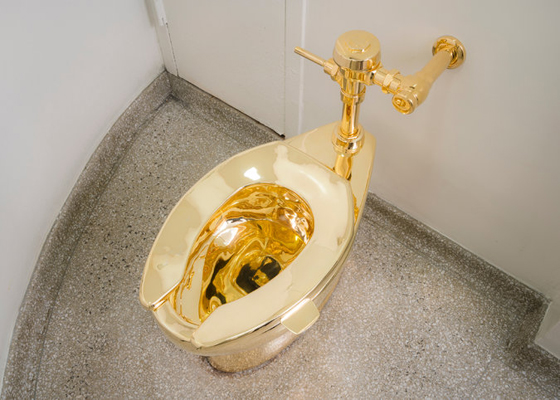  جنون المرحاض الذهبي: مغطى بالذهب وثمنه 2.5 مليون دولار! صورة رقم 8