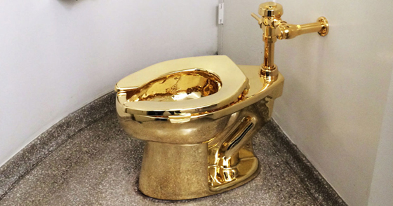  جنون المرحاض الذهبي: مغطى بالذهب وثمنه 2.5 مليون دولار! صورة رقم 10