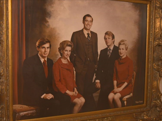 فيديو قصر ترامب الفاخر وصور طفولته وعائلته صورة رقم 7