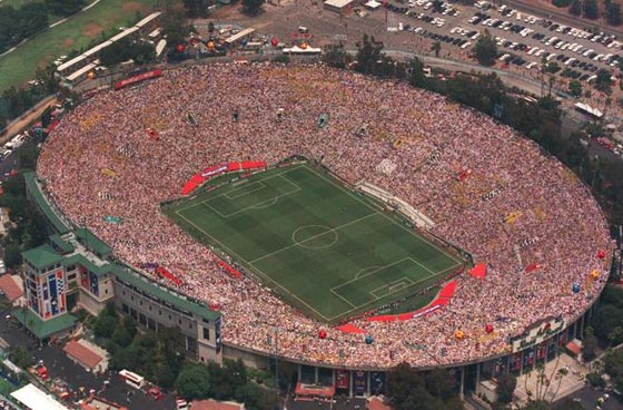 صور أكبر ملاعب كرة القدم في العالم  صورة رقم 6