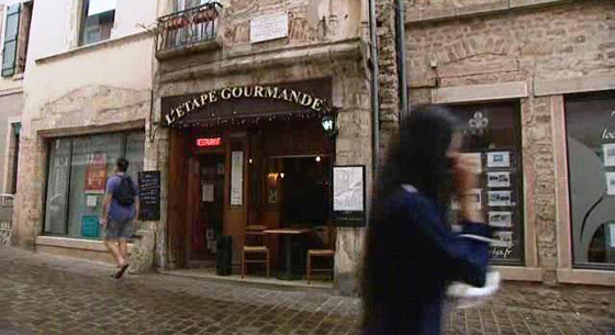 فيديو وصور: اسرة فرنسية تهدي مطعمها ومنزل لاسرة سورية لاجئة! صورة رقم 5