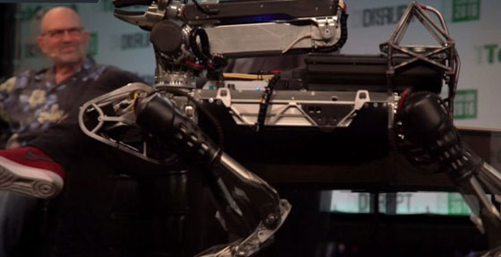 احدث اختراع: روبوت بـ4 أرجل وذراع في ظهره يقوم بحركات مذهلة صورة رقم 2
