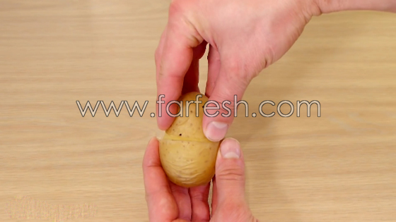  بالفيديو: هل تعرف كيف تقشر البطاطس المسلوقة دون سكين؟ صورة رقم 1