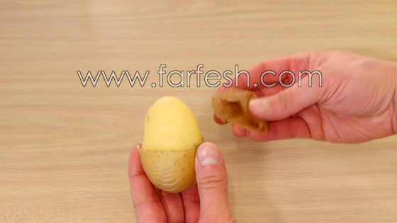  بالفيديو: هل تعرف كيف تقشر البطاطس المسلوقة دون سكين؟ صورة رقم 2