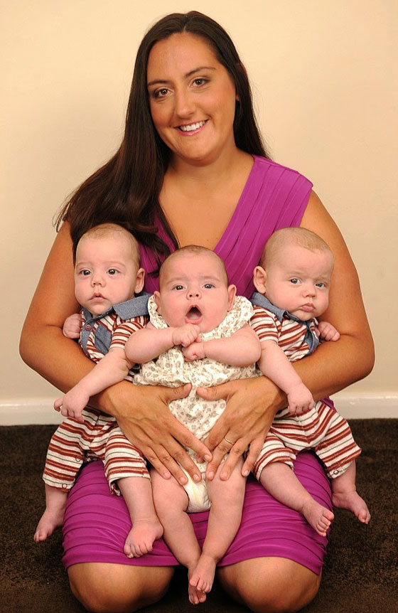 الأم الأسطورة: بريطانية انجبت 4 أطفال خلال 9 أشهر صورة رقم 6